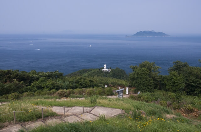 関崎海星館から見る灯台
