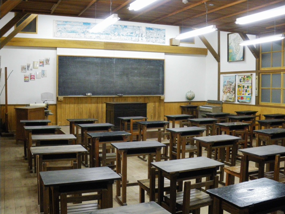 昭和の小学校の教室