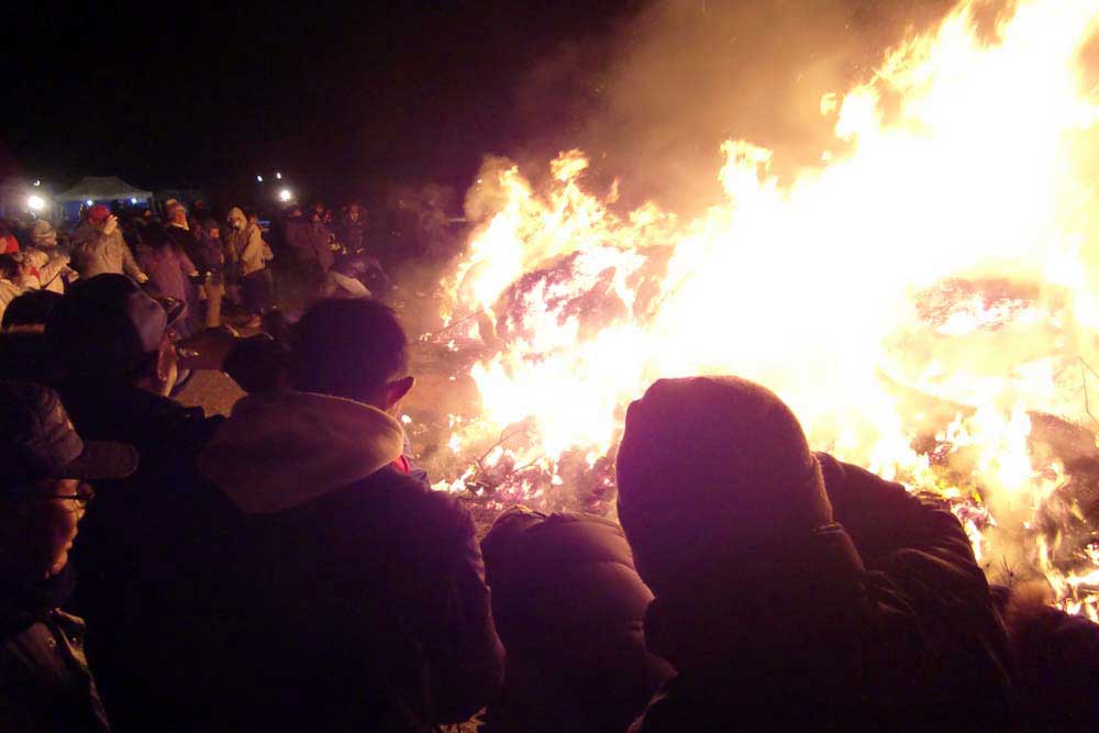 大入島の火祭り